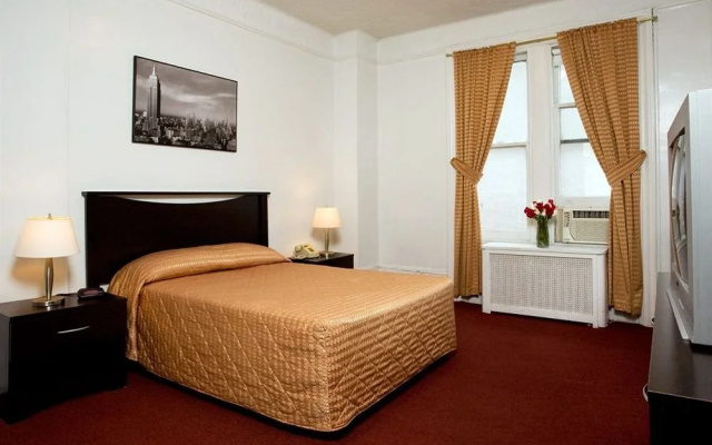 photo 2 of The Latham Hotel