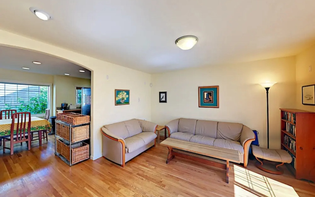 photo 2 of Latona Ave Townhouse Unit B - 3 Br townhouse by RedAwning