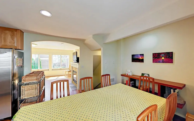 photo 3 of Latona Ave Townhouse Unit B - 3 Br townhouse by RedAwning