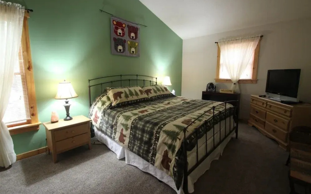 photo 2 of Laughing Bear Cabin