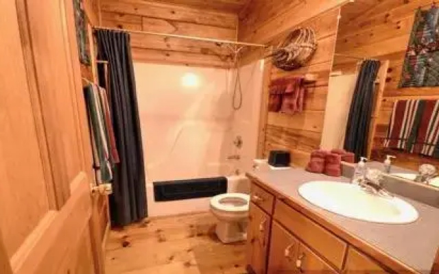 photo 5 of Laughing Hippo Cabin