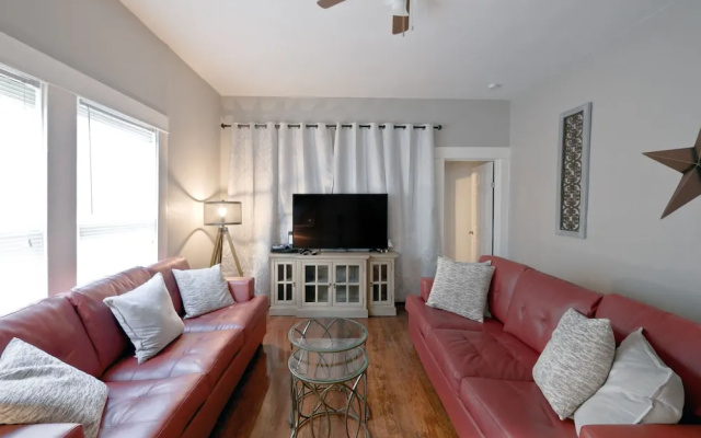 photo 2 of Laurel Coral-Sleeps 5-Studio