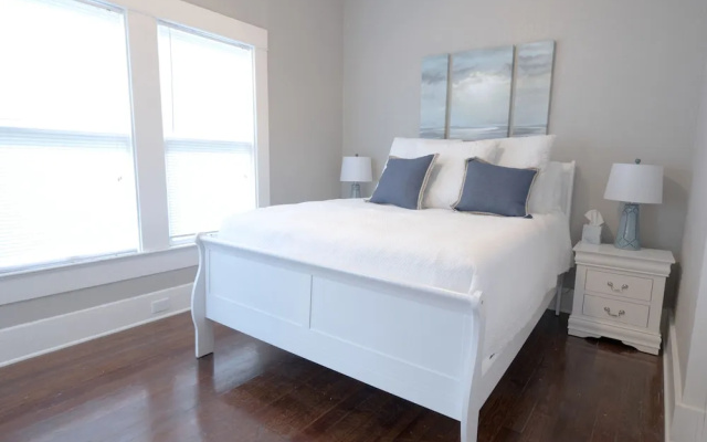 photo 4 of Laurel Coral-Sleeps 5-Studio