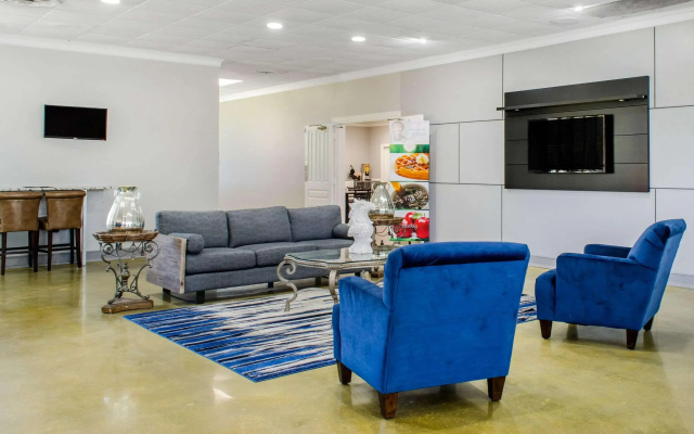 photo 2 of Quality Inn & Suites