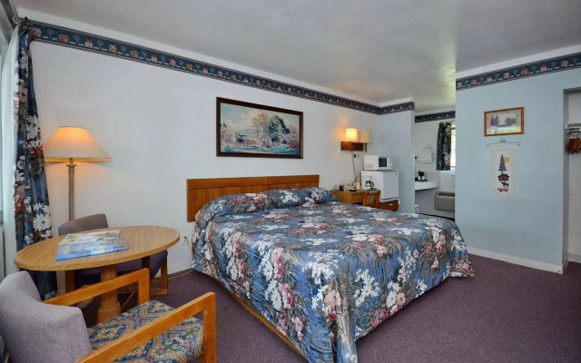 photo 5 of Laurel Park Inn