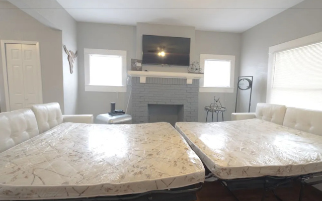 photo 5 of Laurel Pearl-Sleeps 5-1Bd