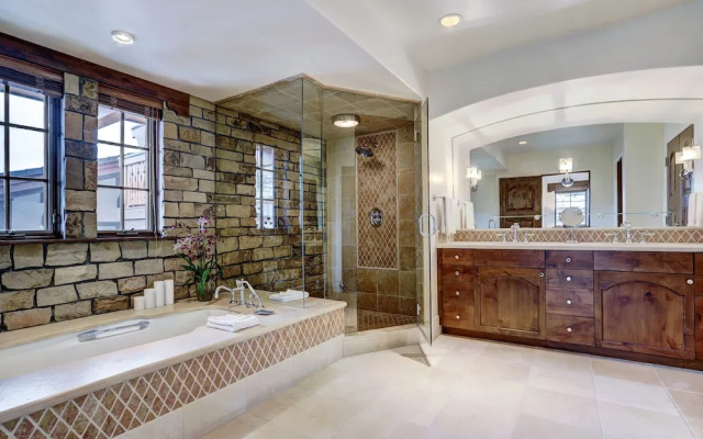 photo 2 of Luxury Mountainside 5BR halet in Vail Village by RedAwning - Save 20% on 7+ Nights!