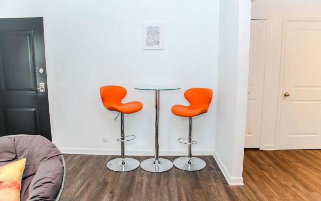 photo 2 of Lavish 1 Bd Apartment in Music City Near DT