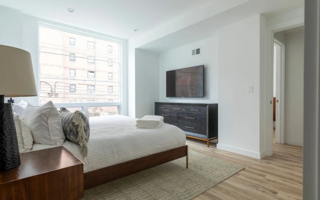 photo 5 of Lavish 3BR Retreat w Private Rooftop Deck Near NYC