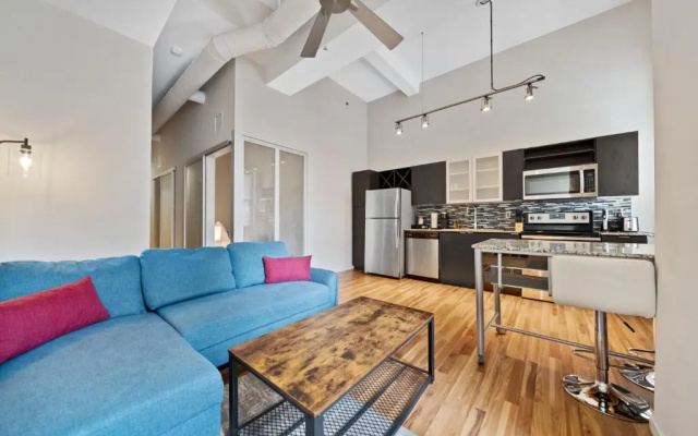 photo 3 of Lavish Best Central Location with Unmatched Amenities 407