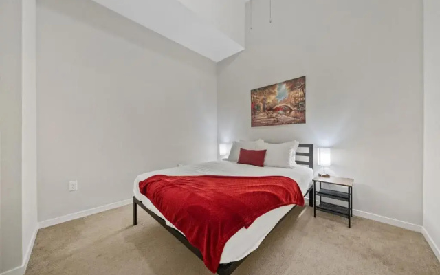 photo 4 of Lavish Best Central Location with Unmatched Amenities 407