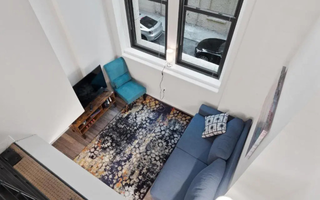 photo 5 of Lavish Downtown Condo with Rooftop Lounge 337