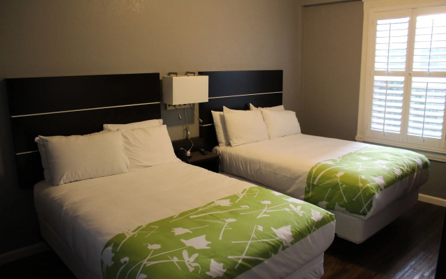 photo 5 of Layne Hotel