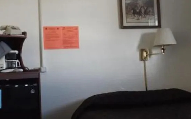 photo 2 of Lazy B Motel