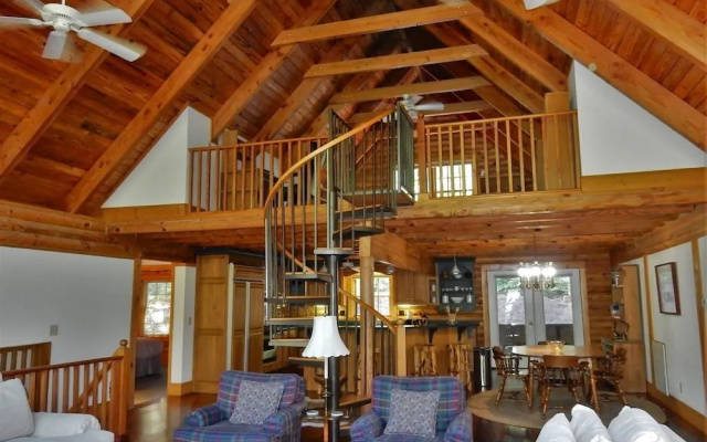 photo 2 of Lazy Bear Lodge