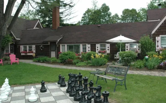 photo 4 of Lazy Cloud Bed and Breakfast