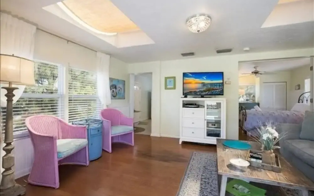 photo 3 of Lazy Daisy Too 1 Bedroom 1 Bathroom Villa