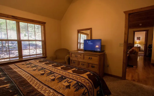 photo 4 of Lazy Pines Lodge by RedAwning