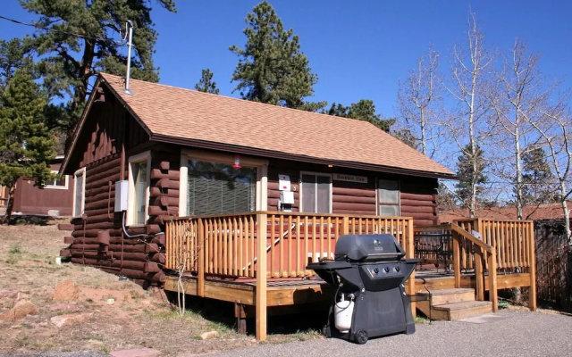 photo 4 of Lazy R Cottages: 3