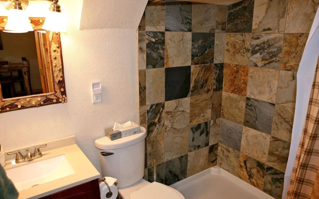 photo 4 of Lazy R Cottages: 4