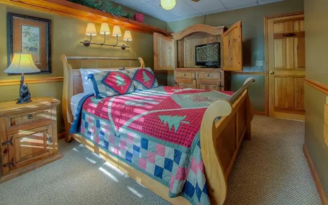 photo 3 of Lazy River Lodge by Escape to Blue Ridge