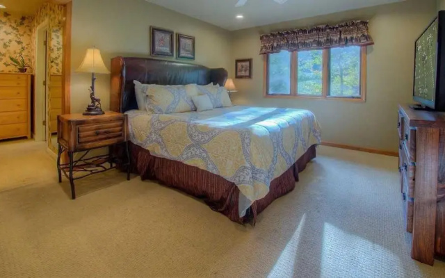 photo 4 of Lazy River Lodge by Escape to Blue Ridge