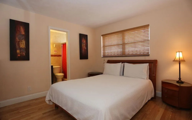 photo 2 of Lauderdale Villas, Suites by the Sea