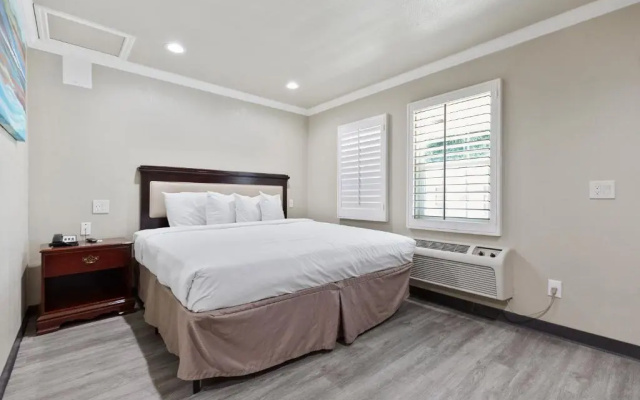 photo 4 of Le Blanc Inn & Suites