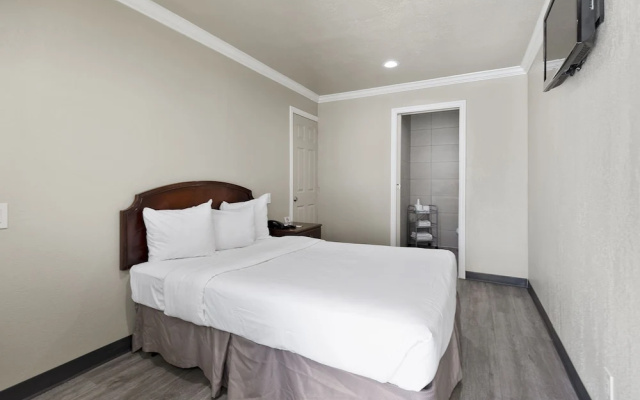 photo 5 of Le Blanc Inn & Suites