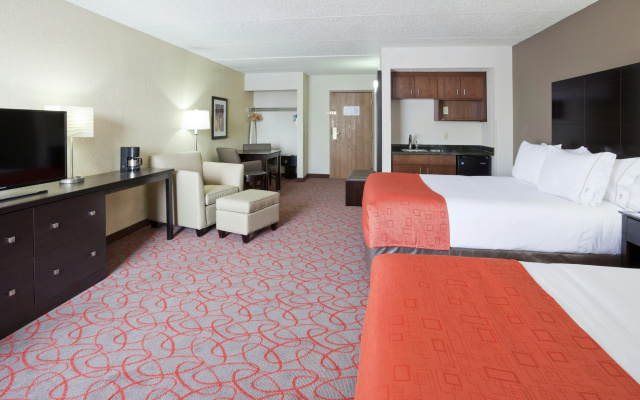 photo 4 of Holiday Inn Express & Suites Bloomington - MPLS Arpt Area W by IHG