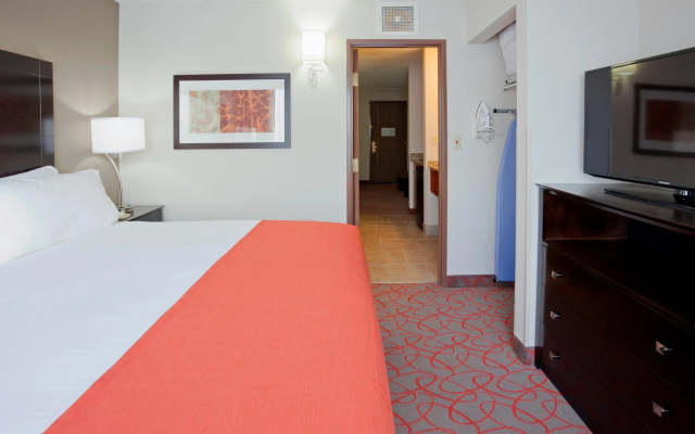 photo 5 of Holiday Inn Express & Suites Bloomington - MPLS Arpt Area W by IHG