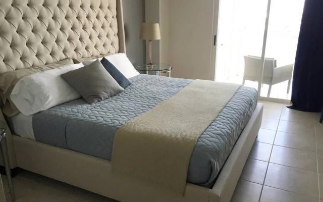 photo 3 of Le Golden Bay 906- 6 People, Sunny Isles Str-01044