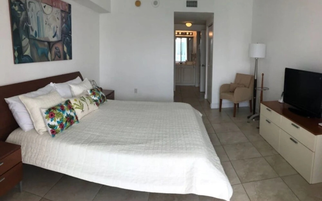 photo 5 of Le Marina Bay 1003 by Go Florida Condo, Sunny Isles