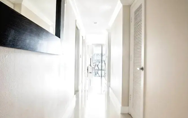 photo 2 of Le Marina Bay 1006 by Go Florida Condo Sunny Isles