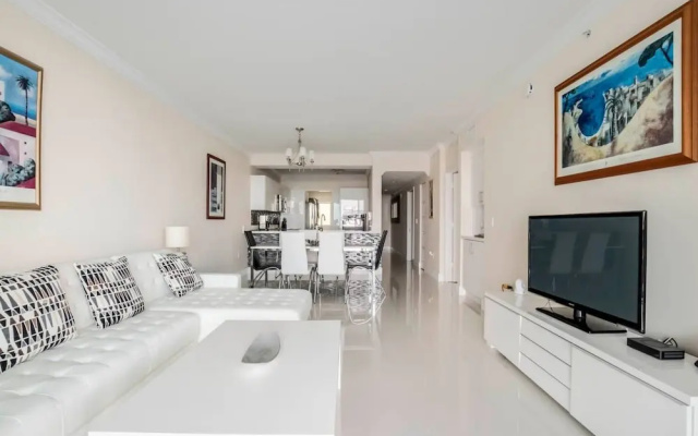 photo 4 of Le Marina Bay 1006 by Go Florida Condo Sunny Isles