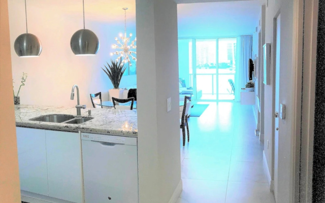 photo 3 of Le Marina Bay 403- Condo 5 People. Sunny Isles