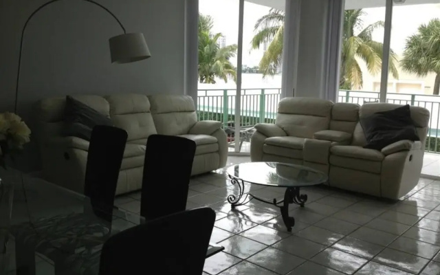 photo 3 of Le Montcalm 102 - Condo 4 People, Sunny Isles