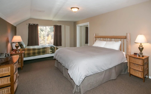 photo 3 of Leavenworth River Haus
