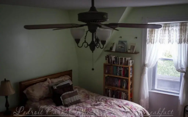 photo 4 of Ledroit Park Renaissance B&B