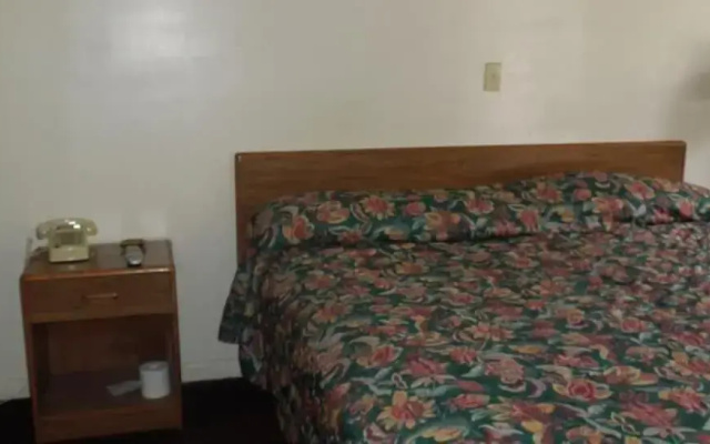 photo 4 of Lee's Motel