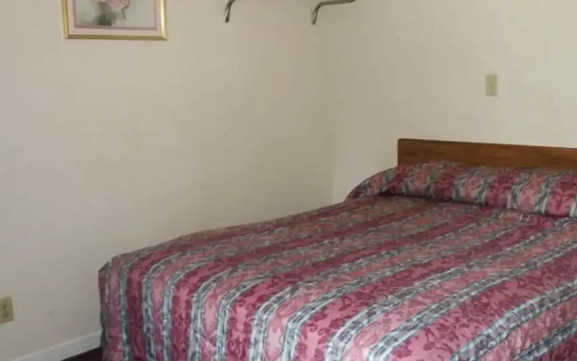 photo 5 of Lee's Motel