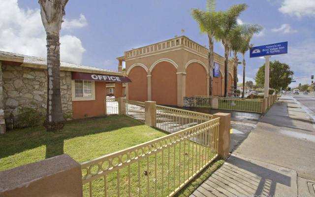 photo 4 of Legacy Inn & Suites Garden Grove, CA