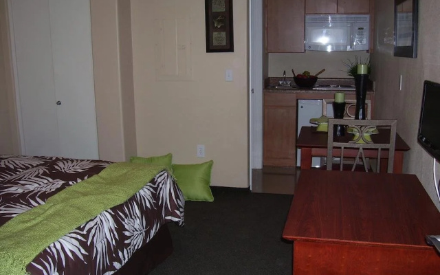 photo 2 of Legacy Suites Tolleson