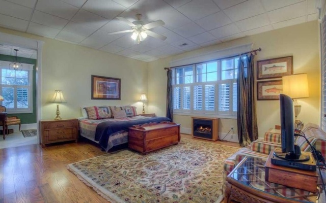 photo 3 of Legend by Escape to Blue Ridge