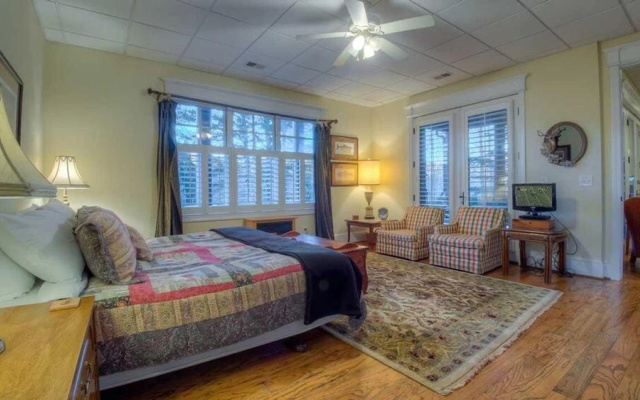 photo 4 of Legend by Escape to Blue Ridge