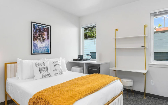 photo 4 of Leia's Rebel Princess Suite