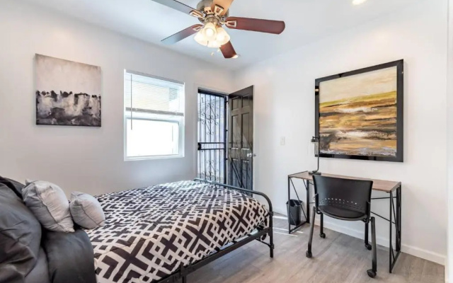 photo 3 of Leighton Campus Apt
