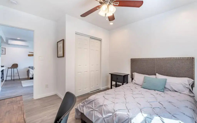 photo 4 of Leighton Campus Apt