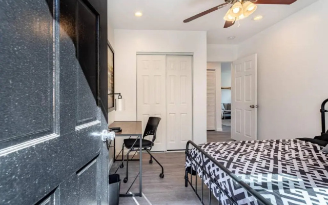 photo 5 of Leighton Campus Apt