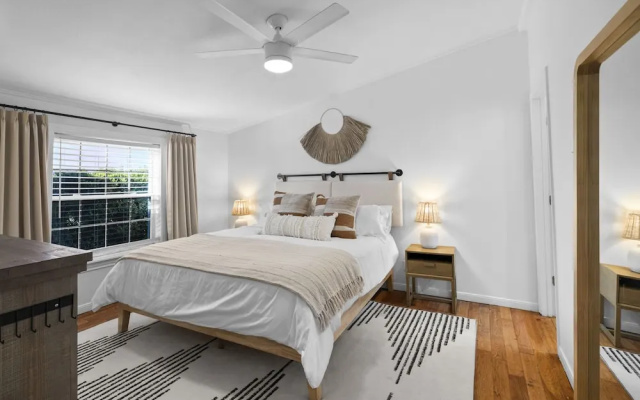 photo 4 of 10 Bedroom | Pool | Hot tub | Pickleball | Firepit